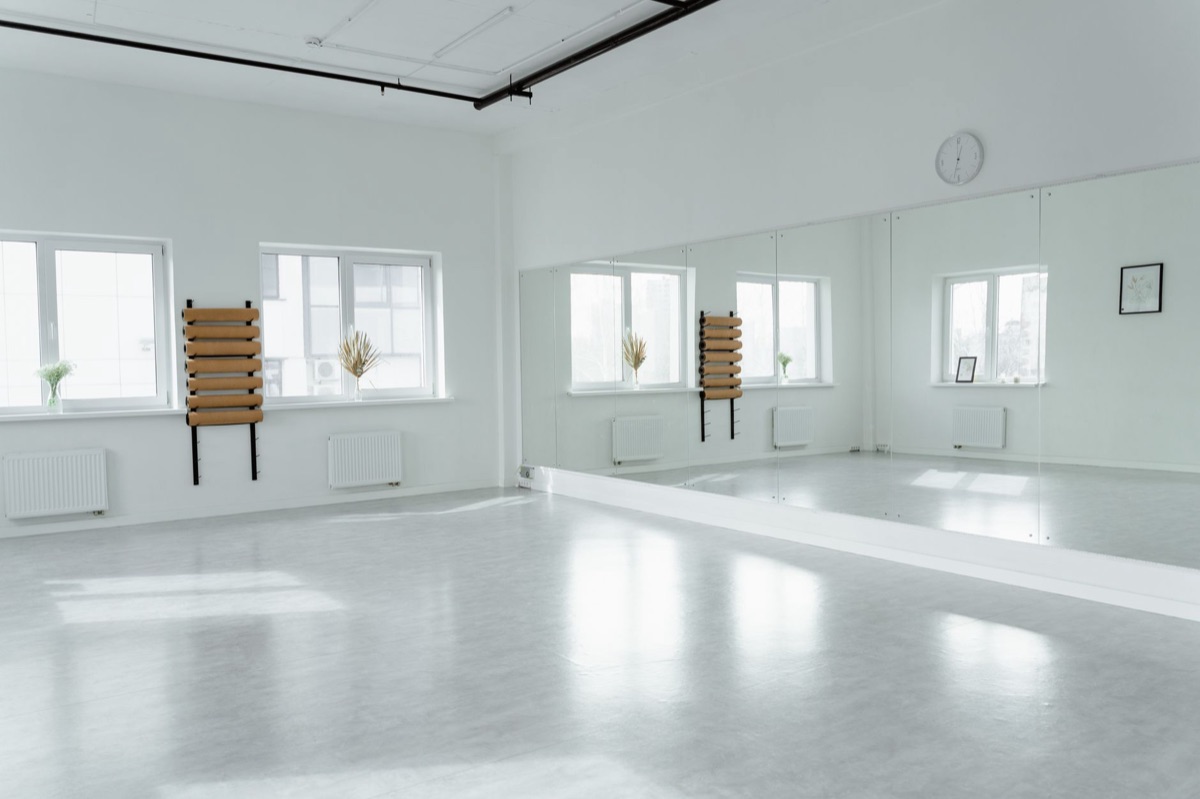 Dansstudio met spiegels voor training