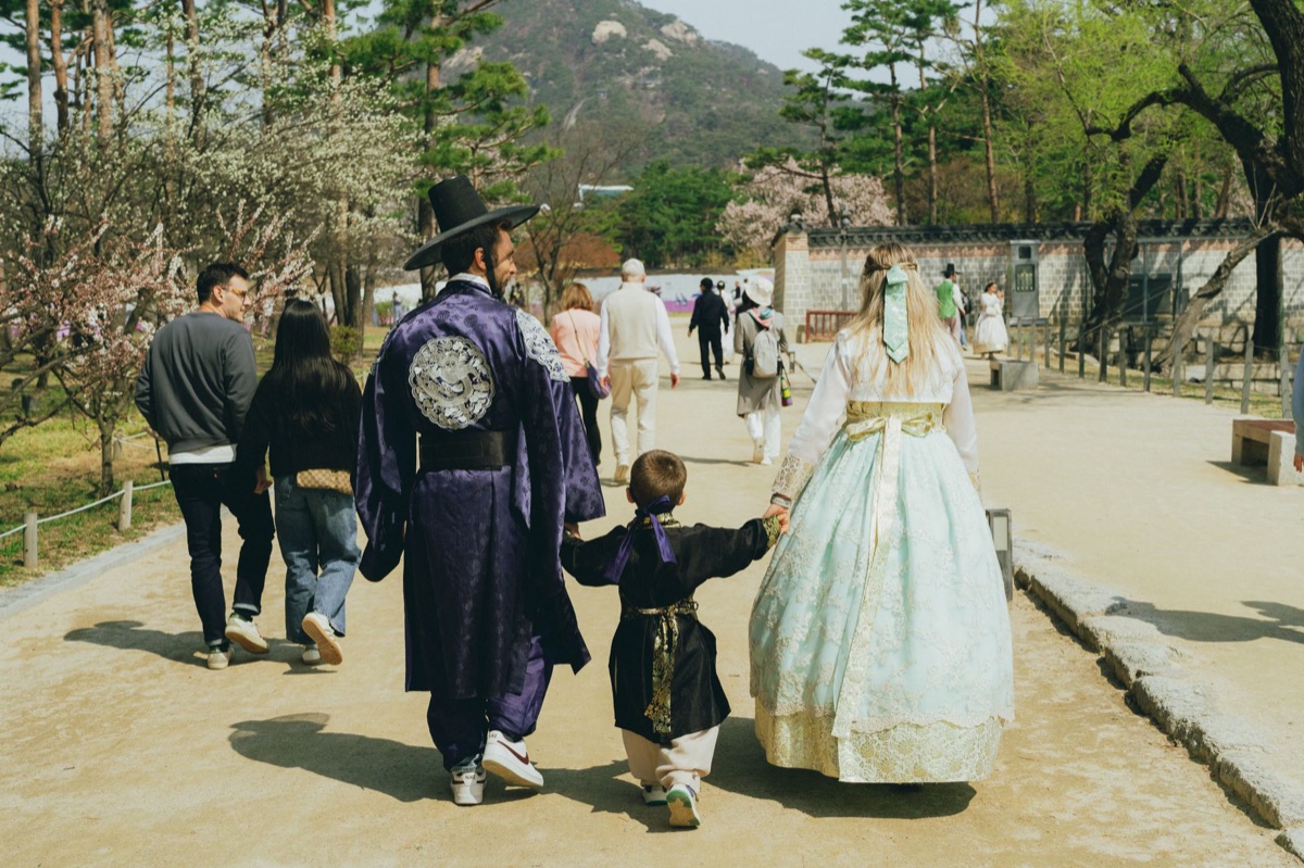 Détail de la texture d'un hanbok traditionnel coréen.
