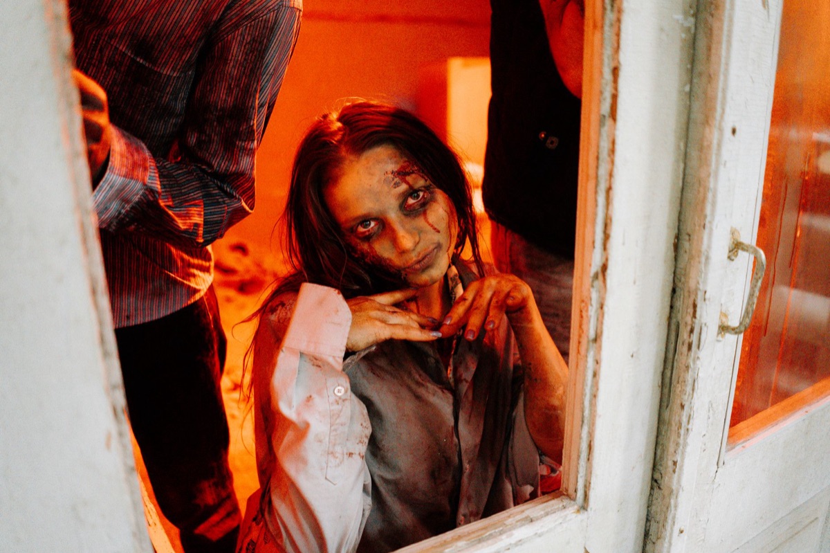 Spannende scène uit een zombie thriller serie
