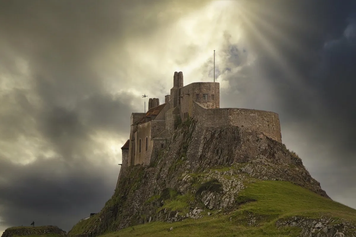 castle, lindisfarne, sky, drama, nature, sunburst