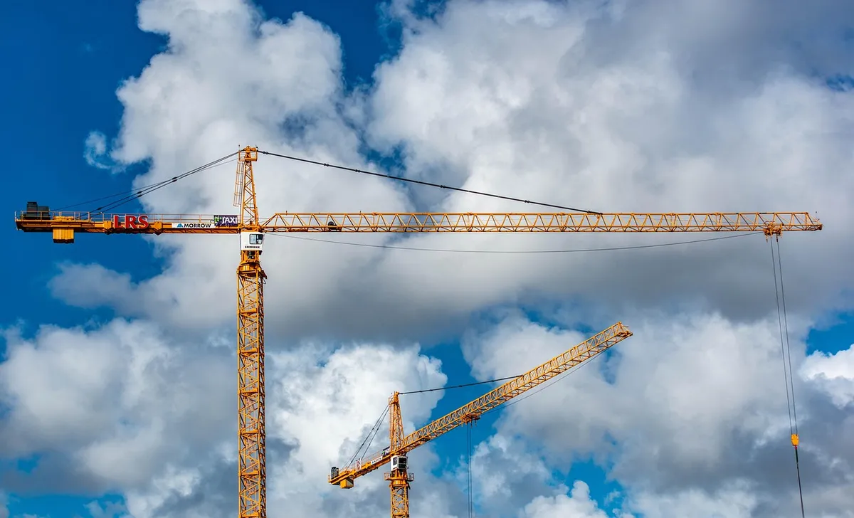 construction crane, construction, industrial, industry, cranes, nature, engineering, urban, build, city, skyline, cityscape, sky, real estate, new construction,