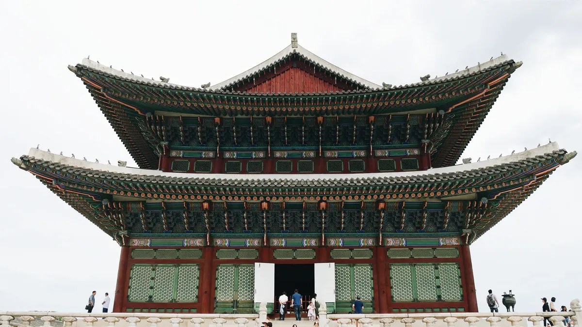 Front view of Gyeongbokgung Palace showcasing traditional Korean architecture.